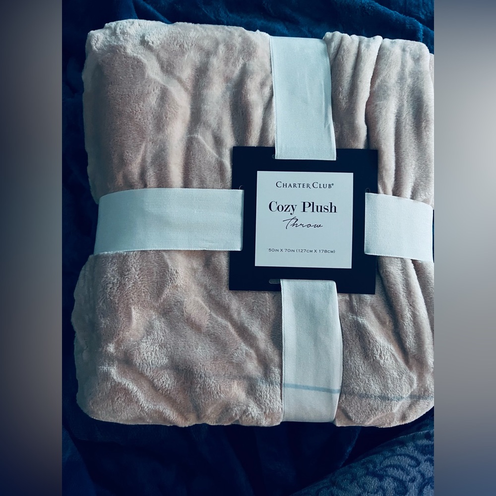Throw Blanket NWT
